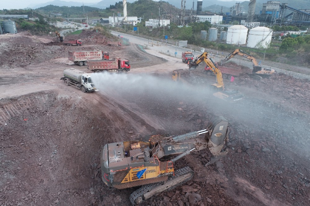 不停工、不斷檔，假期建設(shè)忙！