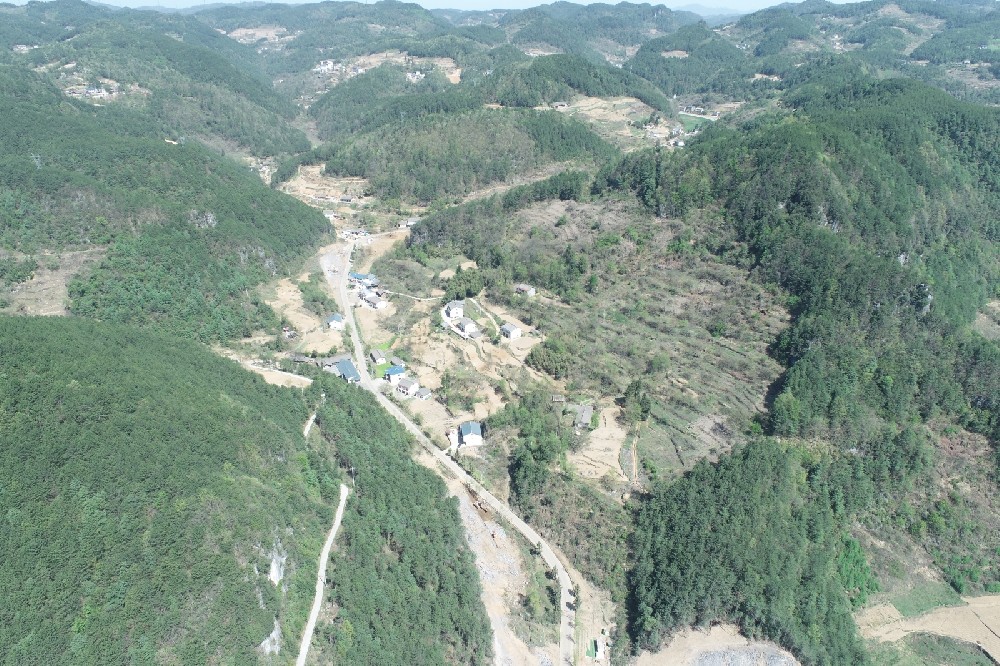 路愈寬，景愈明，可待漫慢行——朝天區(qū)曾家鎮(zhèn)（曾家場(chǎng)鎮(zhèn)至榮樂(lè)養(yǎng)生谷）段道路改建工程建設(shè)側(cè)記